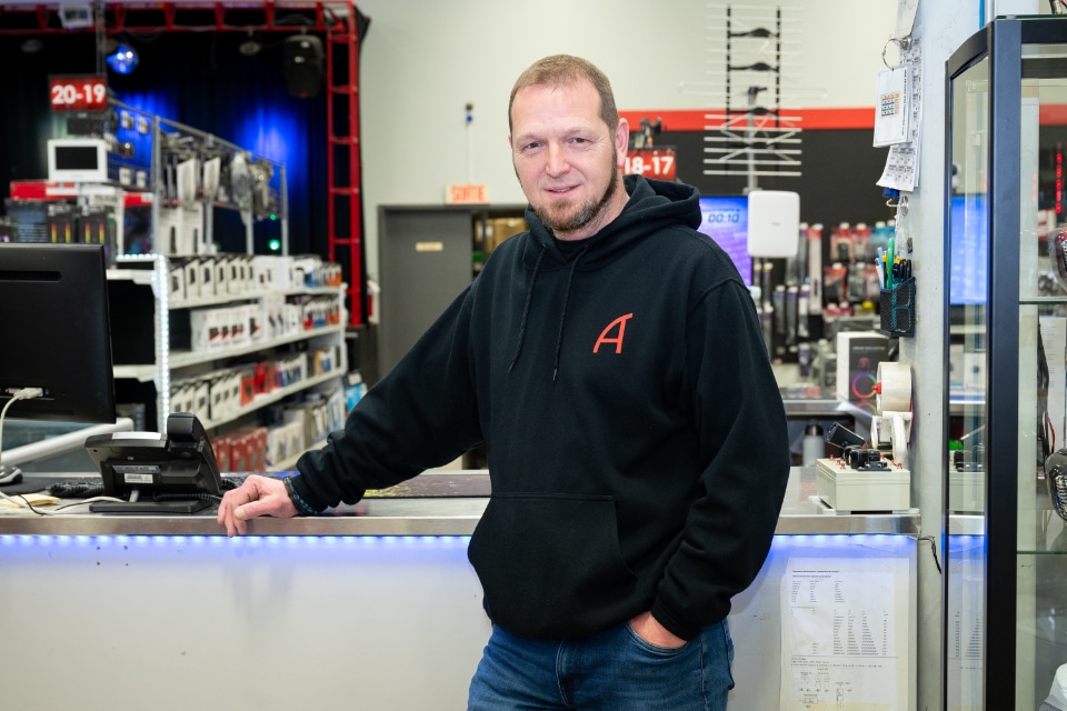 ÉLECTRONIQUE ADDISON ST-JÉRÔME - Éric Lachance